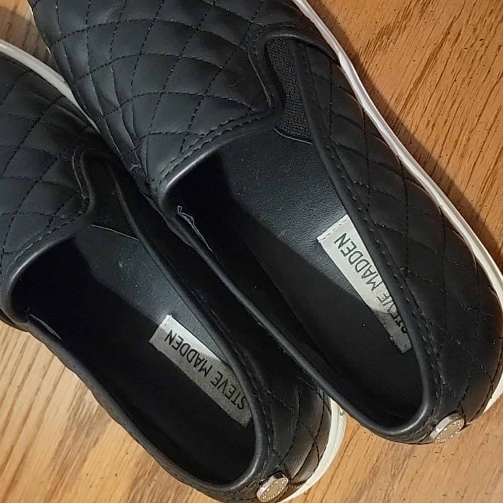 Steve Madden ECENTRCQ black slide on shoes - Picture 2 of 6